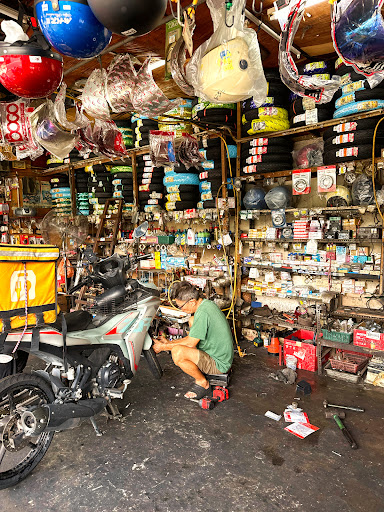 Castrol Bike Point Y.F. Wong Motor Repair Services