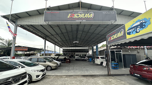 Pusat Servis Kereta Iridium Meru