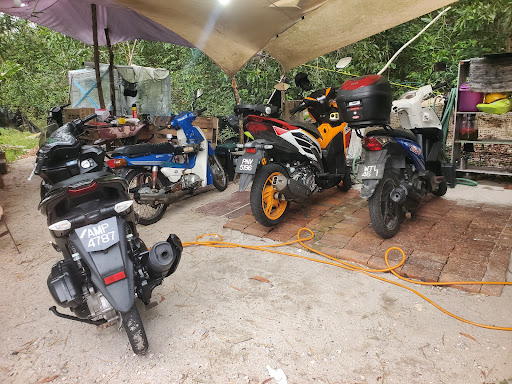 Bengkel scooter