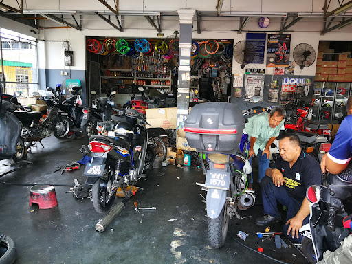 Lot1084 jalan hj abdullah bakri batu 2 muar johor