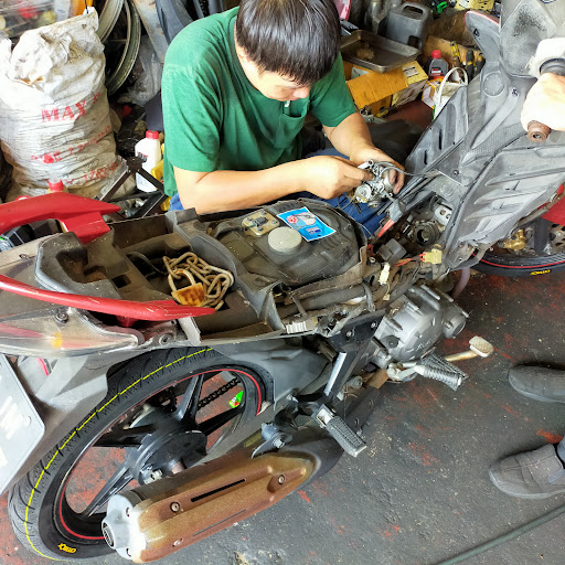 Ah Lek Motor