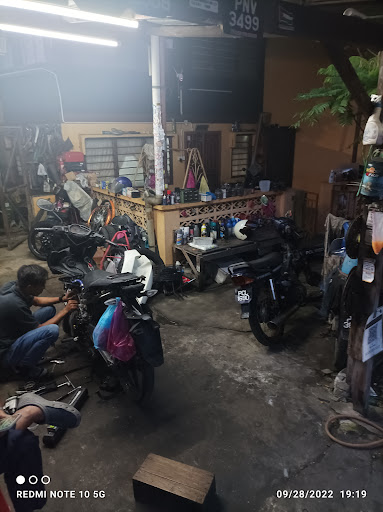 Apex's Garage PNG