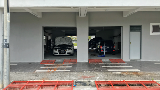 NN AUTOMOTIVE ENGINEERING SERVICE CENTRE (WORKSHOP, CAR SERVICE, CAR REPAIR)