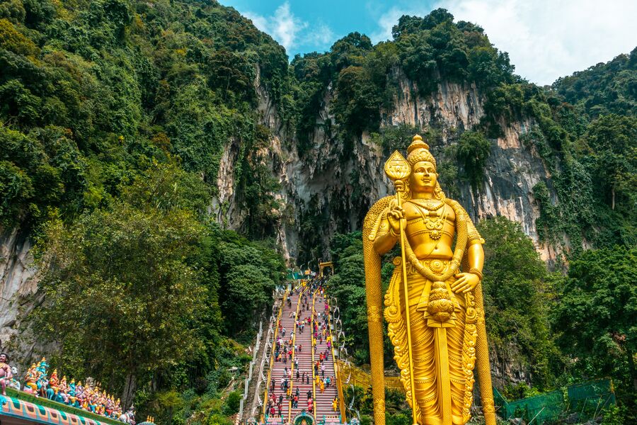 Pemandangan Menakjubkan Menara Berkembar Petronas di Kuala Lumpur Waktu Senja